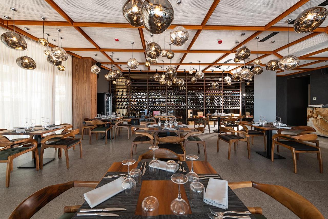 Chic Boutique Hotel Влёра Экстерьер фото