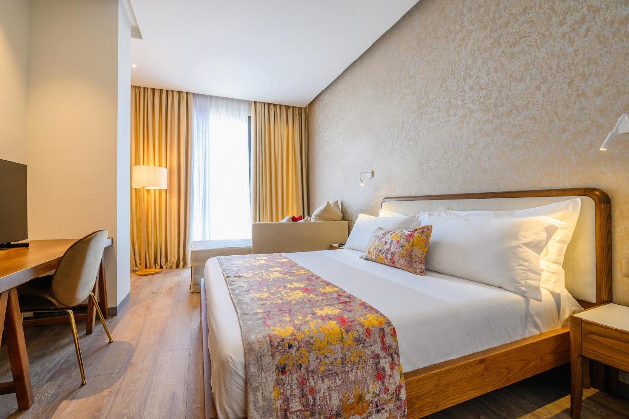 Chic Boutique Hotel Влёра Экстерьер фото