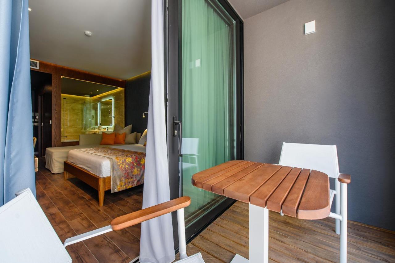 Chic Boutique Hotel Влёра Экстерьер фото