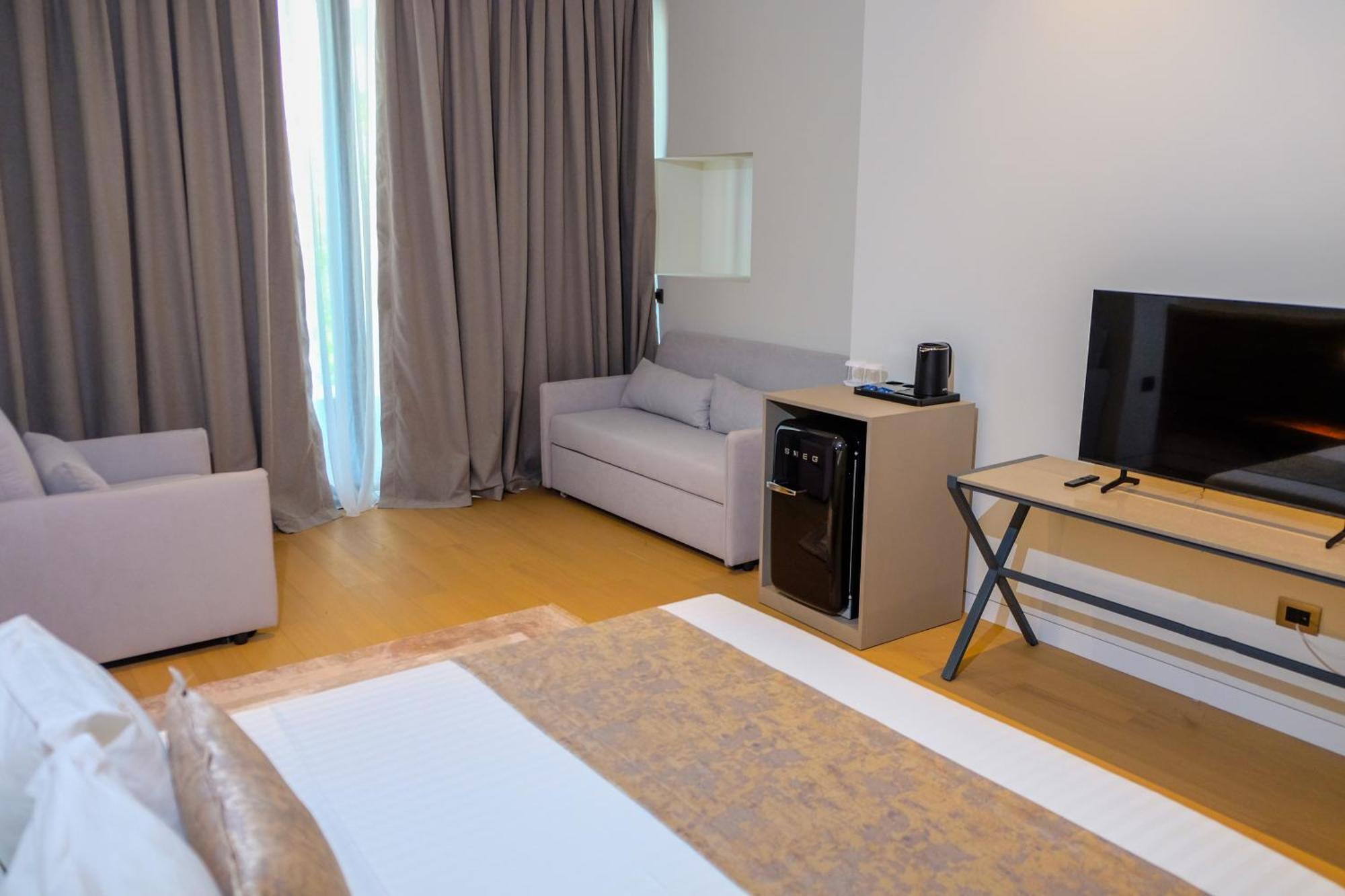Chic Boutique Hotel Влёра Экстерьер фото