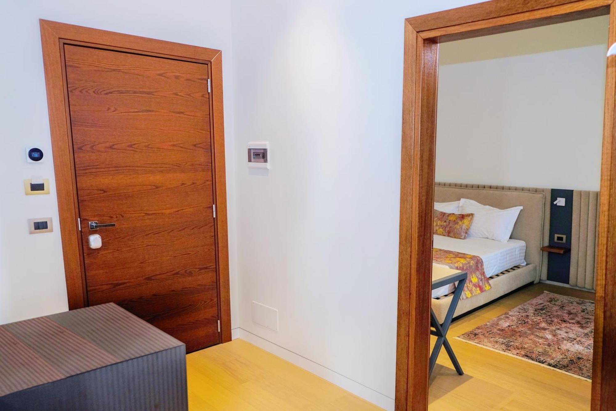 Chic Boutique Hotel Влёра Экстерьер фото
