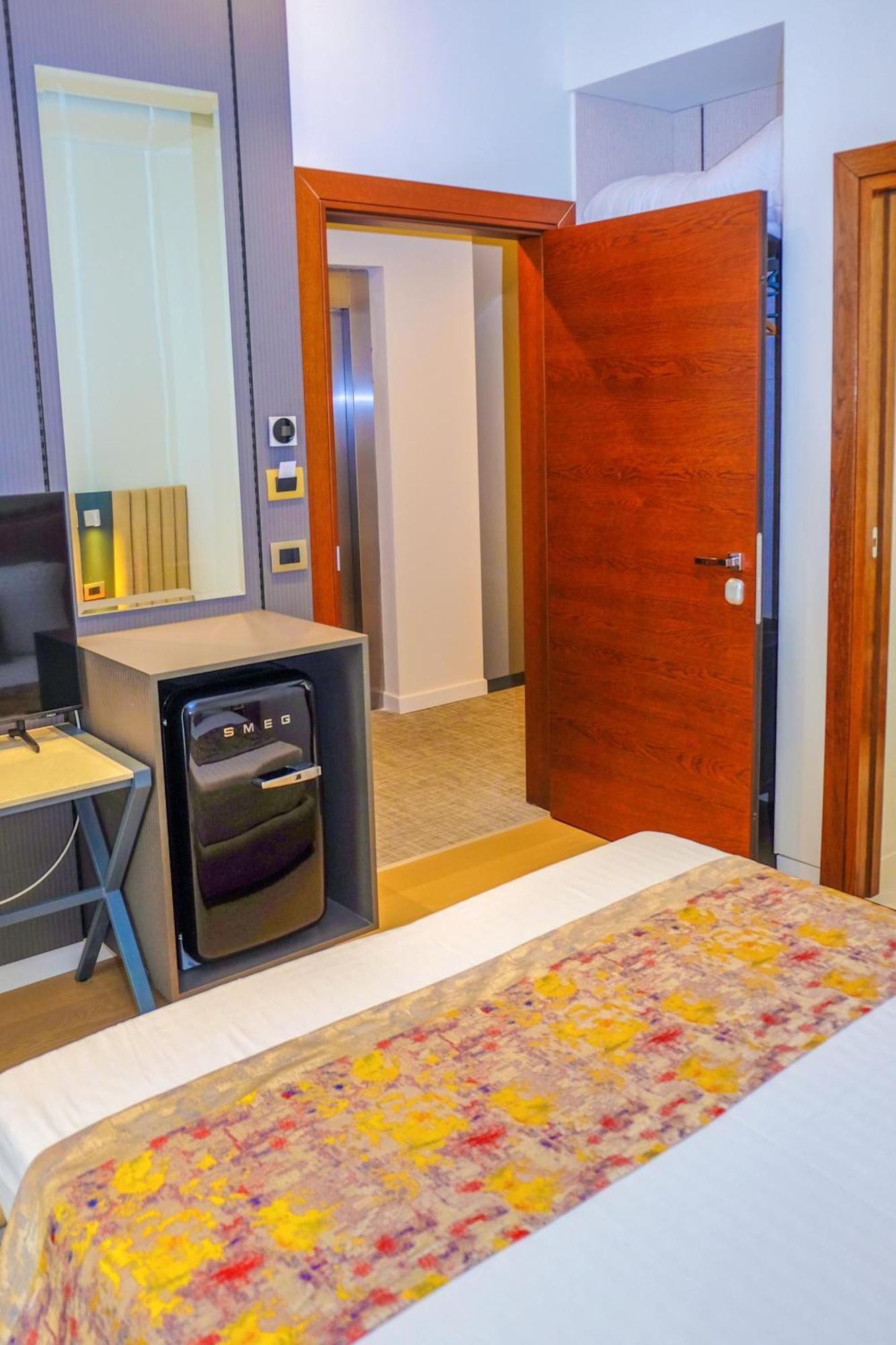 Chic Boutique Hotel Влёра Экстерьер фото